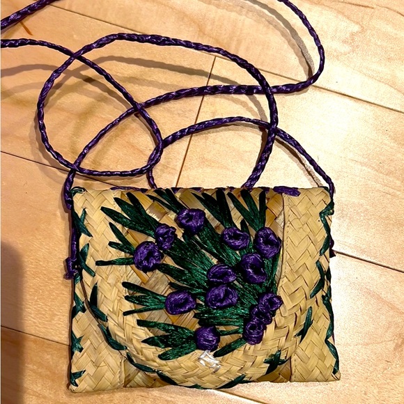 Handbags - Hand woven Bahamian purse